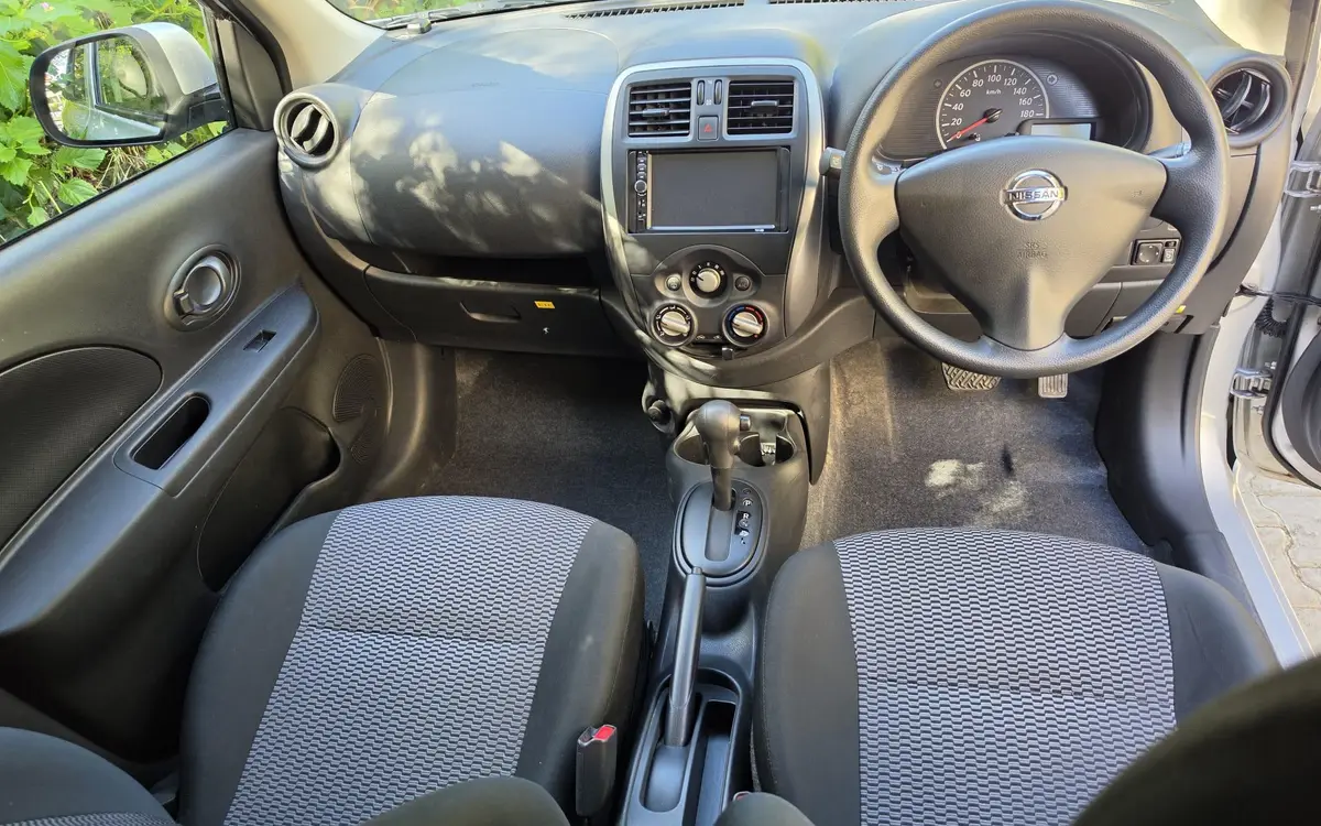 Kiralık Nissan Micra Koyu Mor – Kıbrıs araç kiralama (3/6)