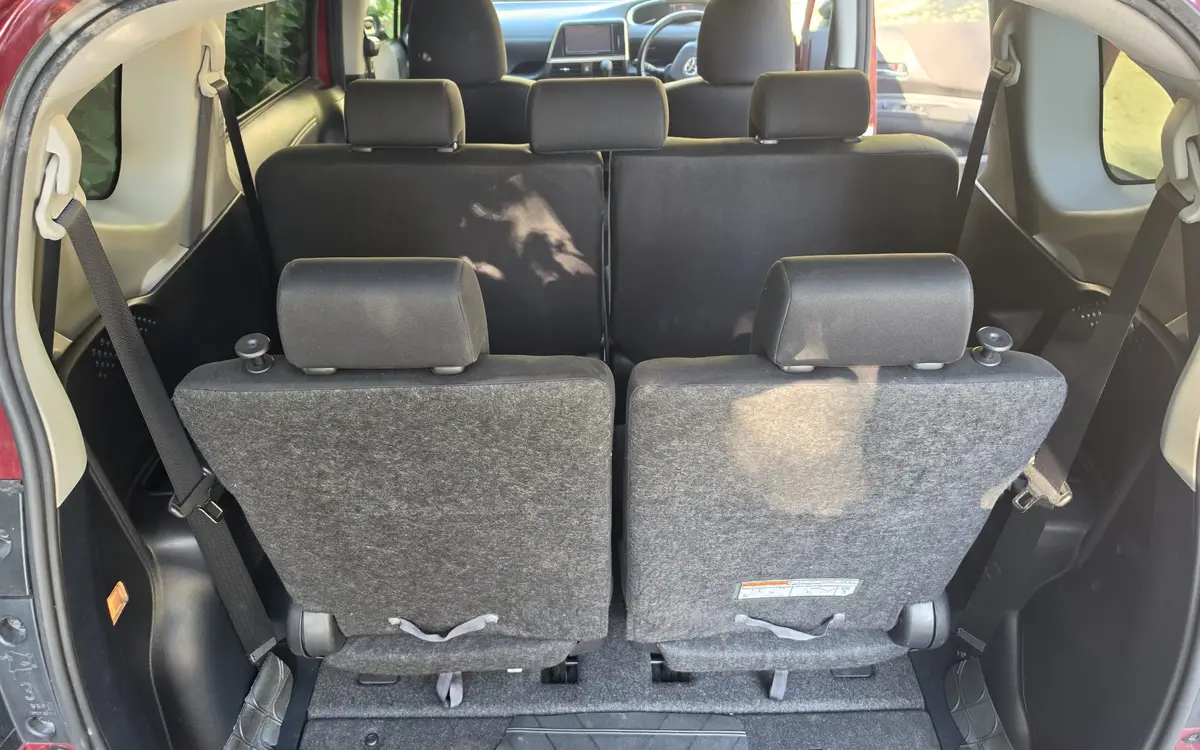 Kiralık Toyota Sienta Bordo – Kıbrıs araç kiralama (9/9)